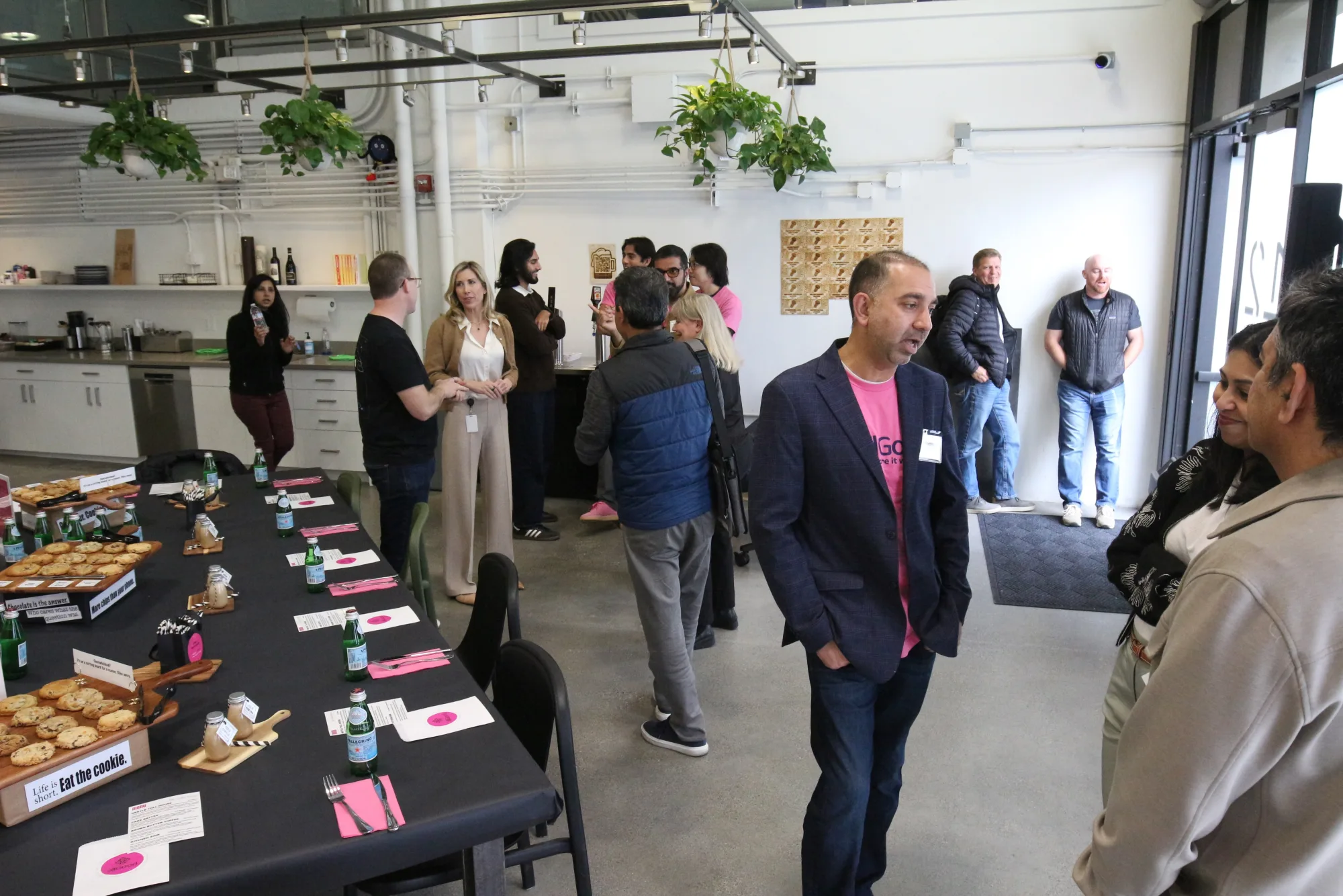 Arrival and mingling